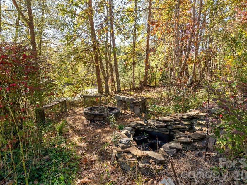 1510 Chestnut Gap Road, Hendersonville, NC 28792.  MLS# CAR4314320, YatesRealty ID 24409. 