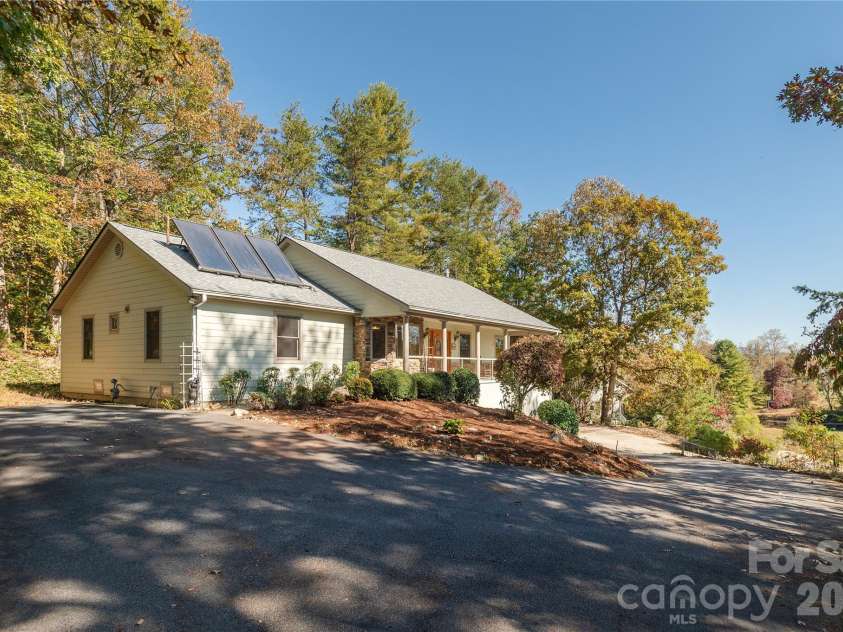 1510 Chestnut Gap Road, Hendersonville, NC 28792.  MLS# CAR4314320, YatesRealty ID 24409. 