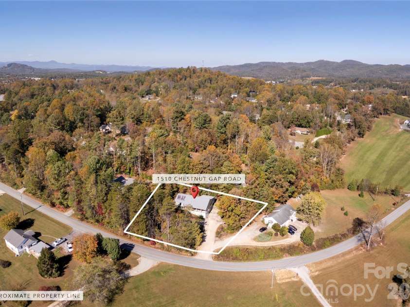 1510 Chestnut Gap Road, Hendersonville, NC 28792.  MLS# CAR4314320, YatesRealty ID 24409. 