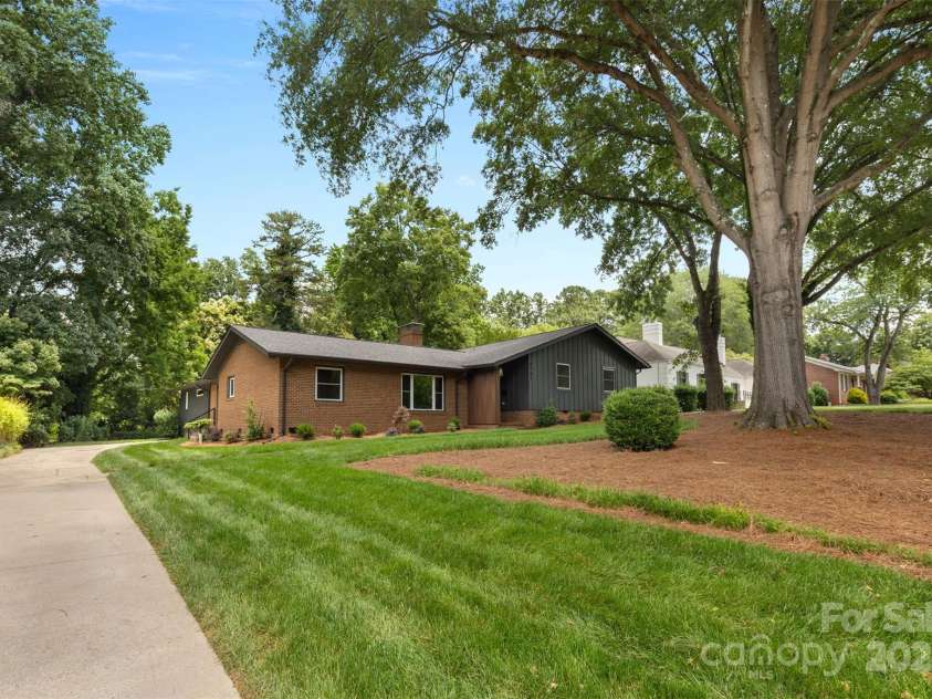 3701 Table Rock Road, Charlotte, NC 28226.  MLS# CAR4271822, YatesRealty ID 24409. 