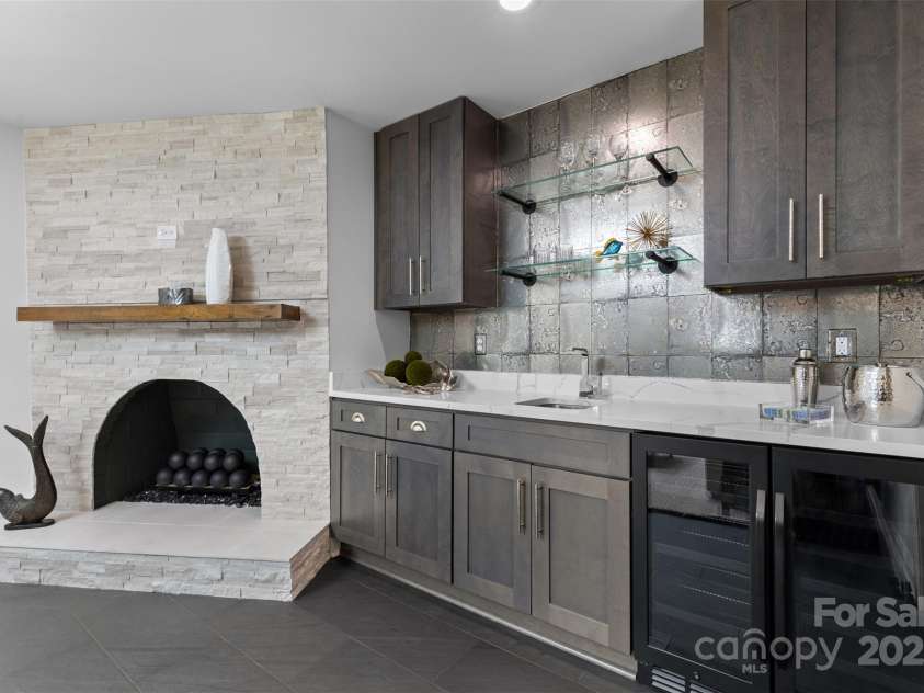 3701 Table Rock Road, Charlotte, NC 28226.  MLS# CAR4271822, YatesRealty ID 24409. 