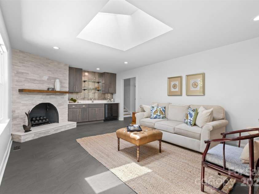 3701 Table Rock Road, Charlotte, NC 28226.  MLS# CAR4271822, YatesRealty ID 24409. 