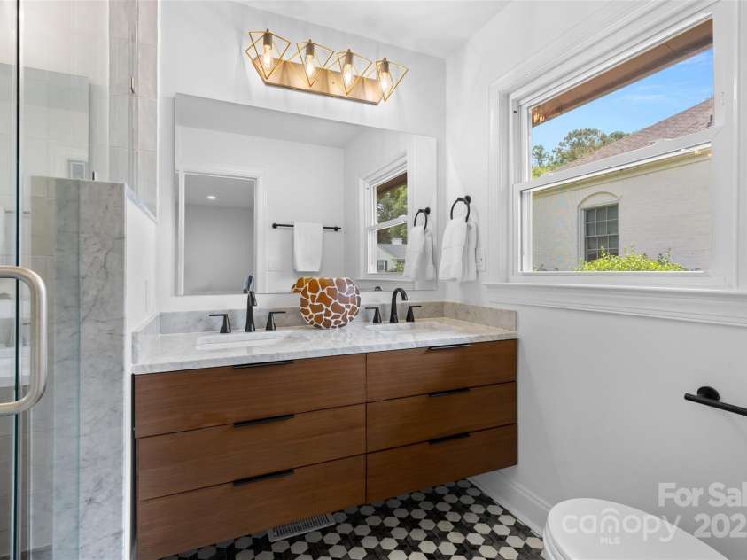 3701 Table Rock Road, Charlotte, NC 28226.  MLS# CAR4271822, YatesRealty ID 24409. 