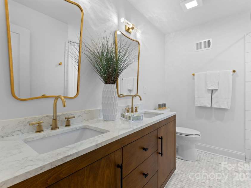 3701 Table Rock Road, Charlotte, NC 28226.  MLS# CAR4271822, YatesRealty ID 24409. 