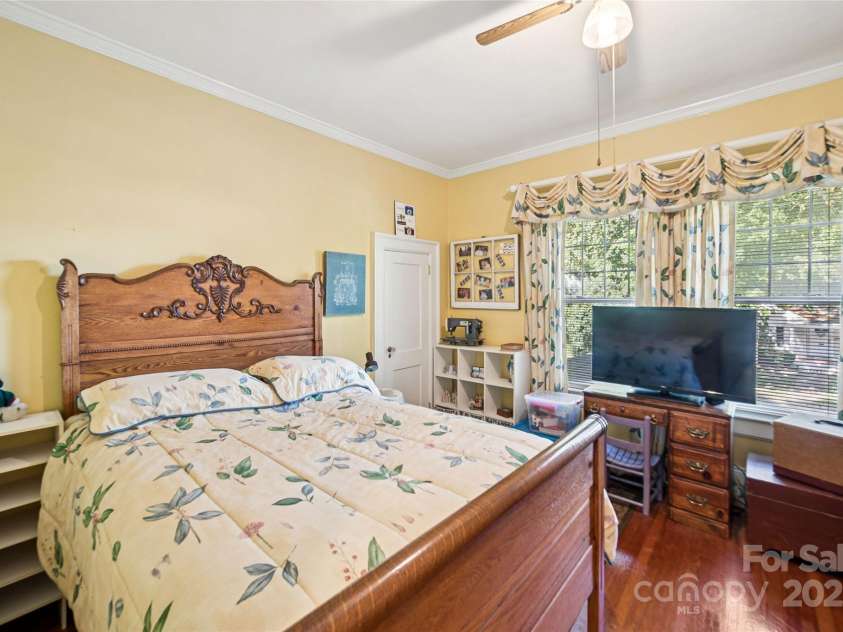 311 6th Avenue, Gastonia, NC 28052.  MLS# CAR4305304, YatesRealty ID 2441. 