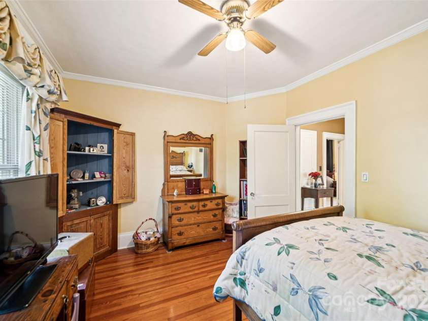 311 6th Avenue, Gastonia, NC 28052.  MLS# CAR4305304, YatesRealty ID 2441. 