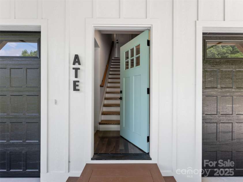 8 Craven Hill Circle, Black Mountain, NC 28711.  MLS# CAR4167455, YatesRealty ID 2441. 