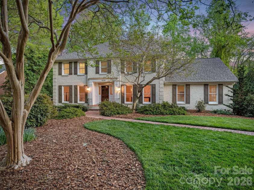 5239 Winding Brook Road, Charlotte, NC 28226.  MLS# CAR4366118, YatesRealty ID 24410. 