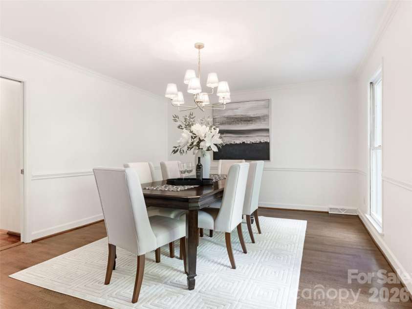 5239 Winding Brook Road, Charlotte, NC 28226.  MLS# CAR4366118, YatesRealty ID 24410. Dining Room
