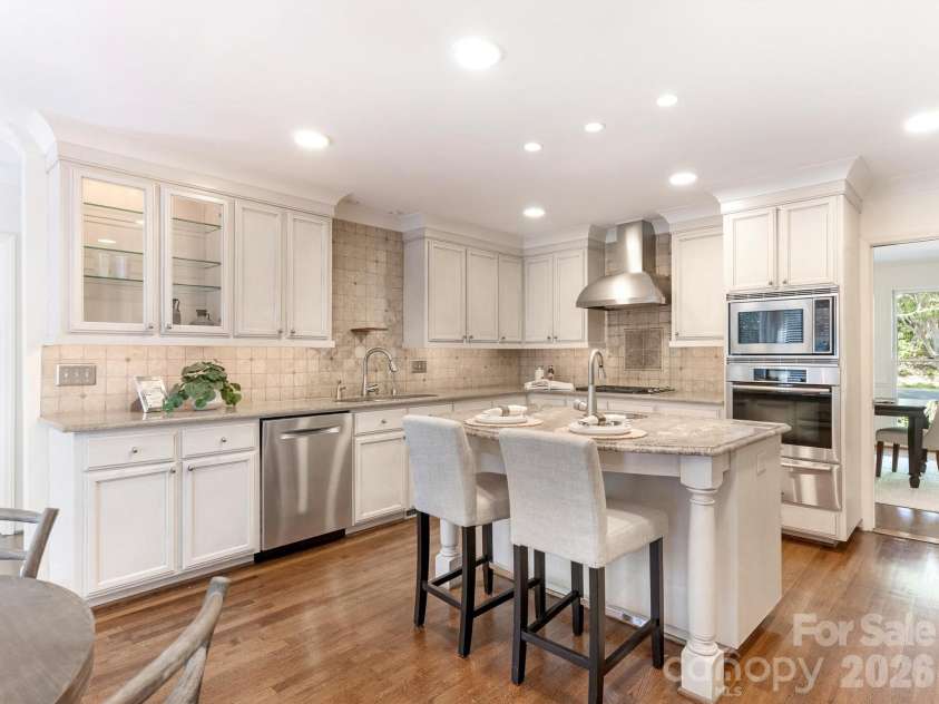 5239 Winding Brook Road, Charlotte, NC 28226.  MLS# CAR4366118, YatesRealty ID 24410. Kitchen