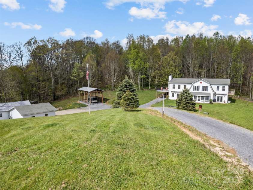 6780 Max Patch Road, Clyde, NC 28721.  MLS# CAR4253074, YatesRealty ID 24410. 