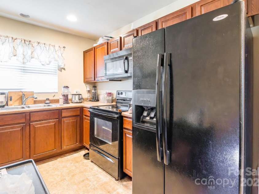 315 River Clay Road, Fort Mill, SC 29708.  MLS# CAR4277820, YatesRealty ID 24411. Kitchen