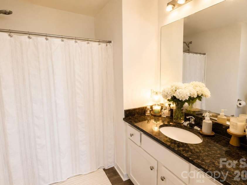 650 Cemetery Street, Salisbury, NC 28144.  MLS# CAR4383922, YatesRealty ID 24413. Master bath