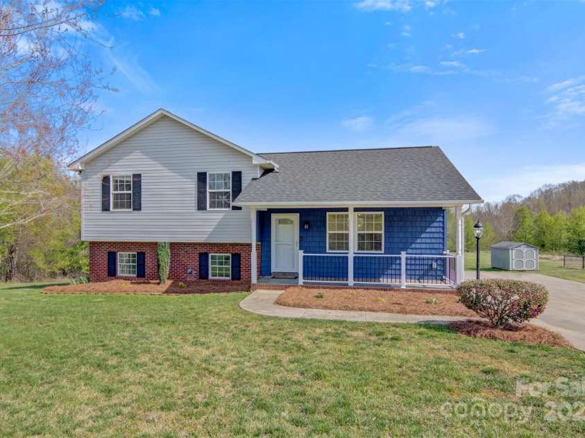 2948 Christy Leigh Drive, Newton, NC 28658.  MLS# CAR4242372, YatesRealty ID 24414. 