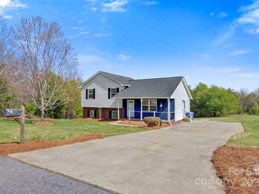 2948 Christy Leigh Drive, Newton, NC 28658.  MLS# CAR4242372, YatesRealty ID 24414. 