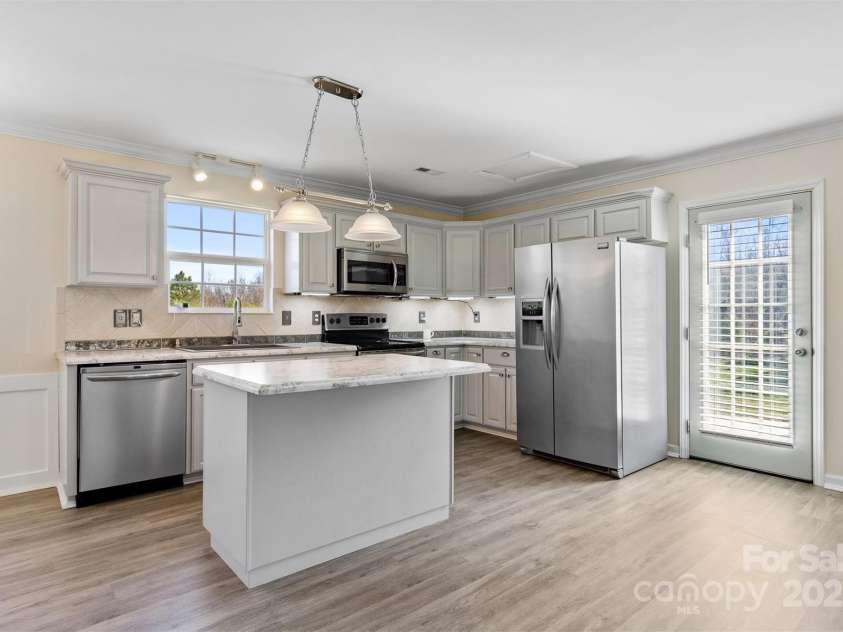 2948 Christy Leigh Drive, Newton, NC 28658.  MLS# CAR4242372, YatesRealty ID 24414. 