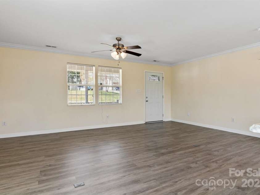 2948 Christy Leigh Drive, Newton, NC 28658.  MLS# CAR4242372, YatesRealty ID 24414. 