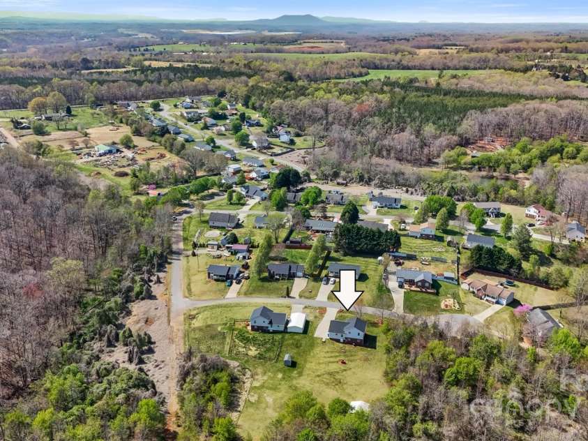 2948 Christy Leigh Drive, Newton, NC 28658.  MLS# CAR4242372, YatesRealty ID 24414. 