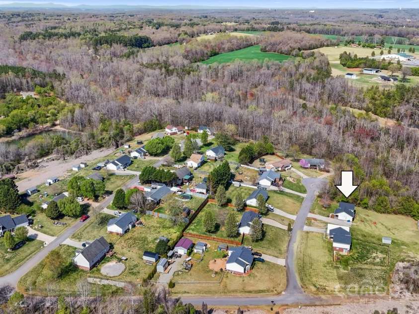 2948 Christy Leigh Drive, Newton, NC 28658.  MLS# CAR4242372, YatesRealty ID 24414. 