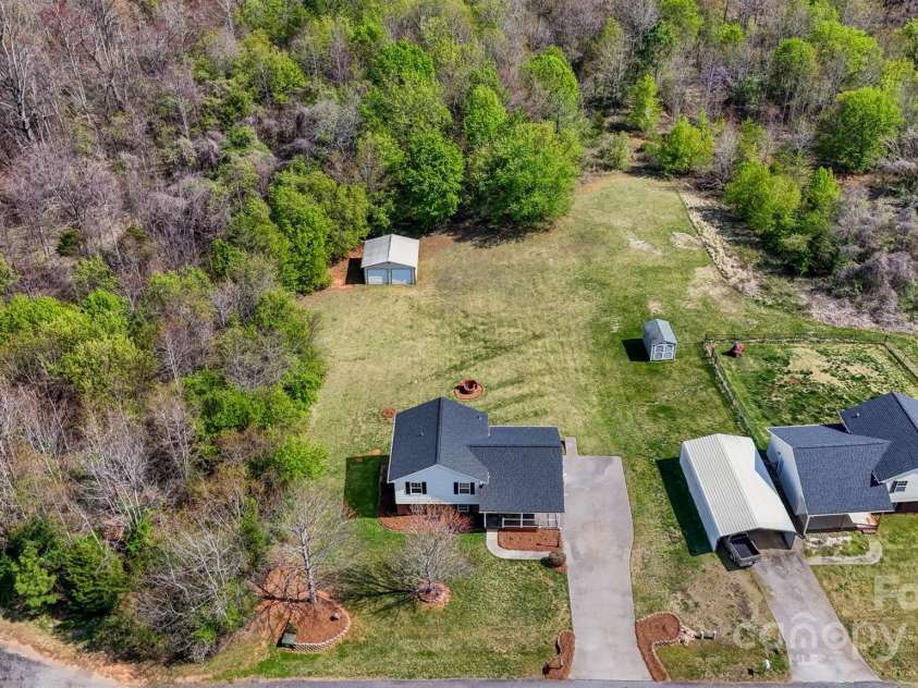 2948 Christy Leigh Drive, Newton, NC 28658.  MLS# CAR4242372, YatesRealty ID 24414. 