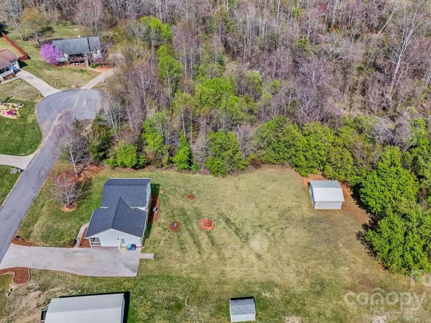 2948 Christy Leigh Drive, Newton, NC 28658.  MLS# CAR4242372, YatesRealty ID 24414. 