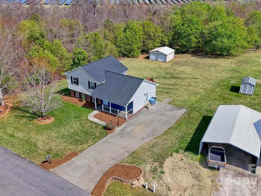 2948 Christy Leigh Drive, Newton, NC 28658.  MLS# CAR4242372, YatesRealty ID 24414. 