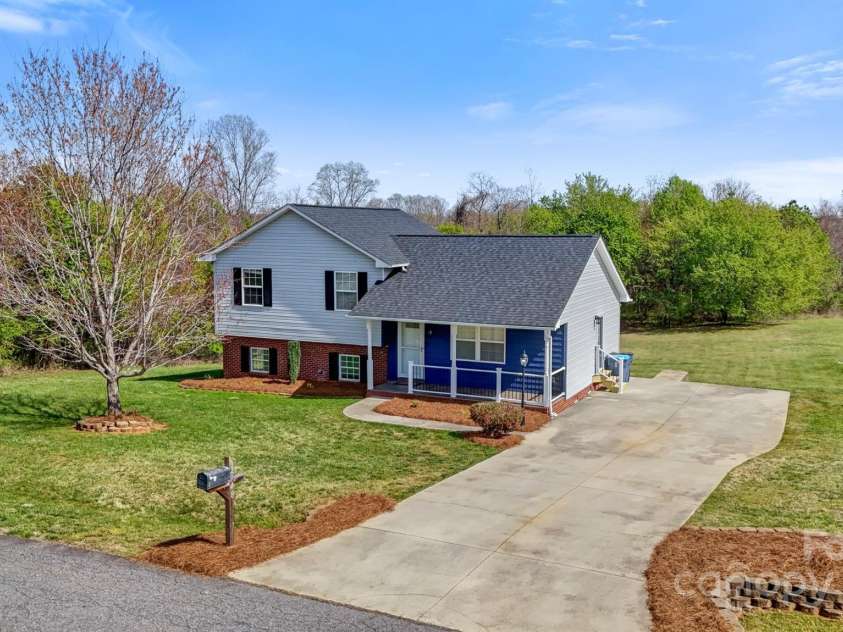 2948 Christy Leigh Drive, Newton, NC 28658.  MLS# CAR4242372, YatesRealty ID 24414. 