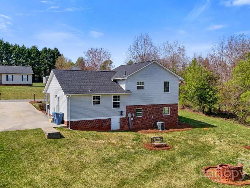 2948 Christy Leigh Drive, Newton, NC 28658.  MLS# CAR4242372, YatesRealty ID 24414. 