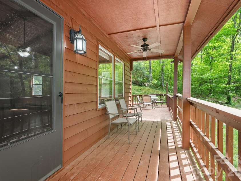 107 Pretty View Lane, Waynesville, NC 28786.  MLS# CAR4379879, YatesRealty ID 24415. 