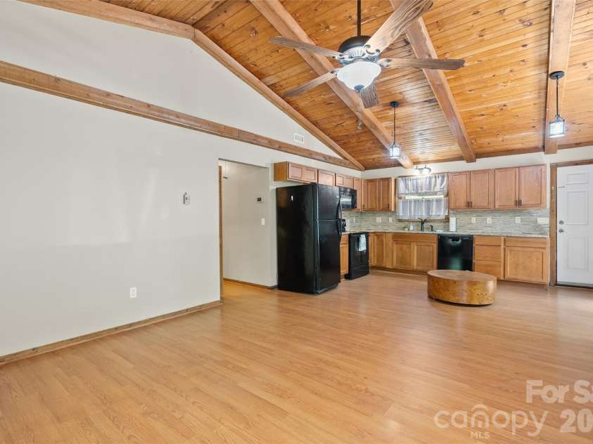 107 Pretty View Lane, Waynesville, NC 28786.  MLS# CAR4379879, YatesRealty ID 24415. 