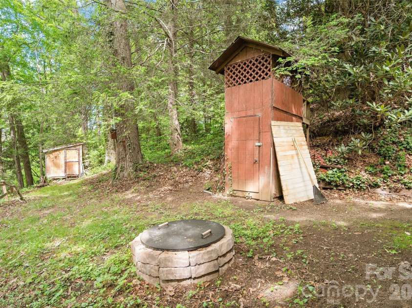107 Pretty View Lane, Waynesville, NC 28786.  MLS# CAR4379879, YatesRealty ID 24415. 