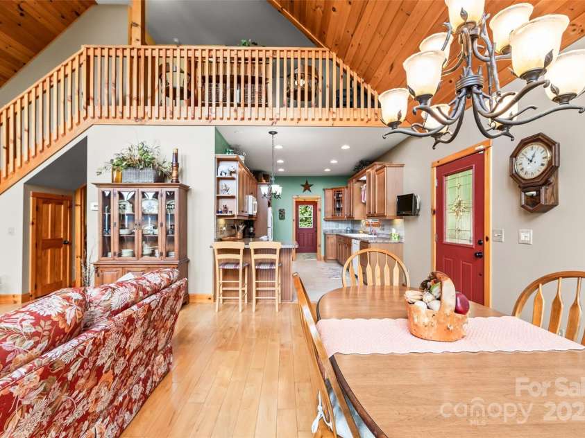 44 Black Bear Lane, Whittier, NC 28789.  MLS# CAR4272614, YatesRealty ID 24415. 