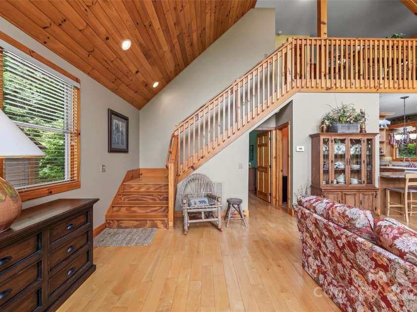 44 Black Bear Lane, Whittier, NC 28789.  MLS# CAR4272614, YatesRealty ID 24415. 