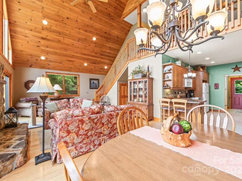 44 Black Bear Lane, Whittier, NC 28789.  MLS# CAR4272614, YatesRealty ID 24415. 