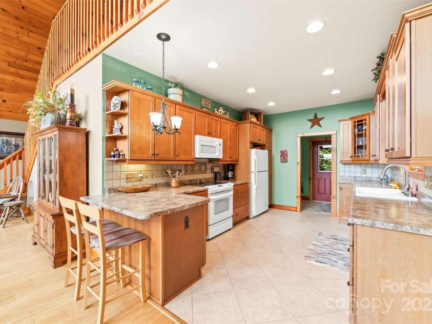 44 Black Bear Lane, Whittier, NC 28789.  MLS# CAR4272614, YatesRealty ID 24415. 