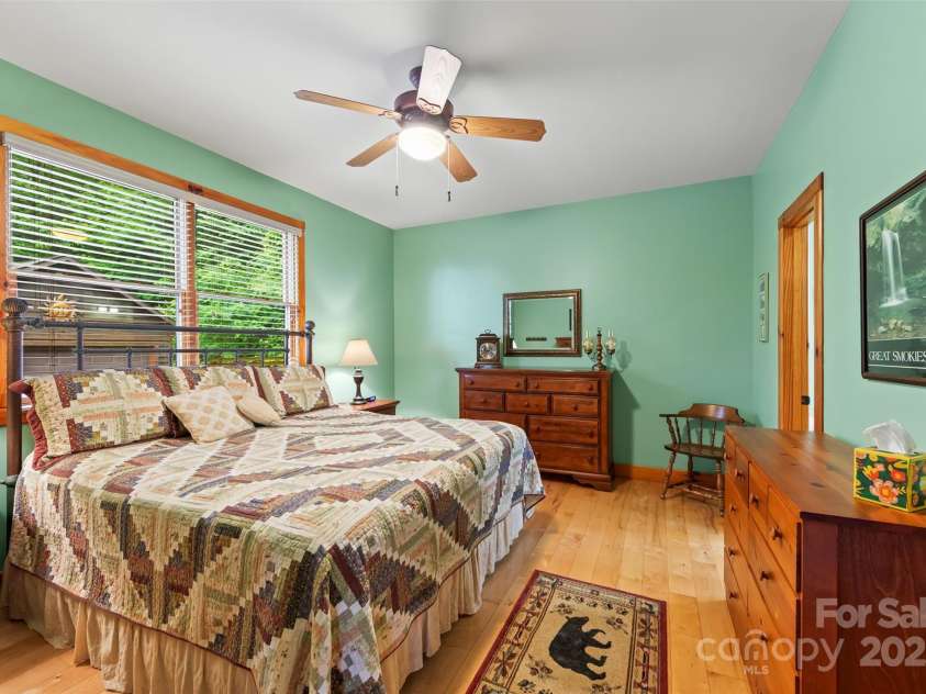 44 Black Bear Lane, Whittier, NC 28789.  MLS# CAR4272614, YatesRealty ID 24415. 