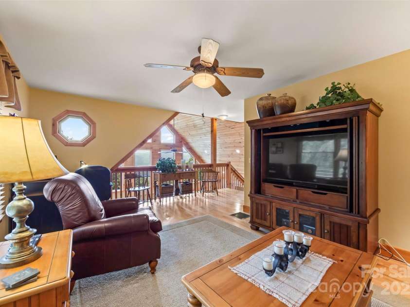 44 Black Bear Lane, Whittier, NC 28789.  MLS# CAR4272614, YatesRealty ID 24415. 