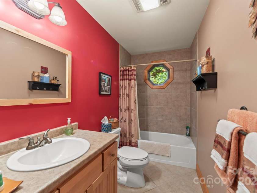 44 Black Bear Lane, Whittier, NC 28789.  MLS# CAR4272614, YatesRealty ID 24415. 