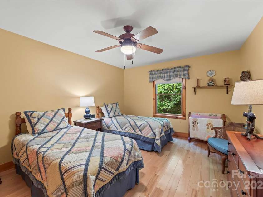 44 Black Bear Lane, Whittier, NC 28789.  MLS# CAR4272614, YatesRealty ID 24415. 