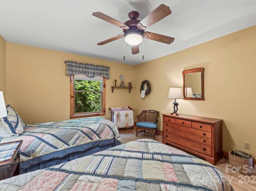 44 Black Bear Lane, Whittier, NC 28789.  MLS# CAR4272614, YatesRealty ID 24415. 