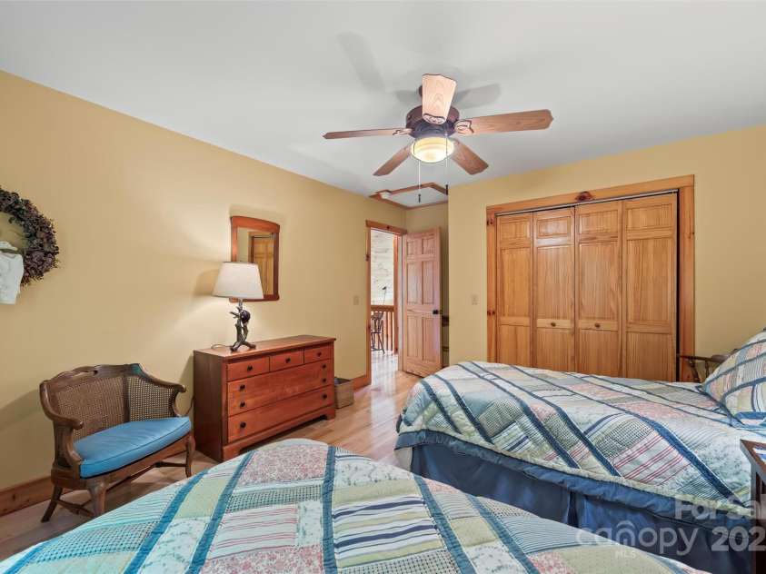 44 Black Bear Lane, Whittier, NC 28789.  MLS# CAR4272614, YatesRealty ID 24415. 