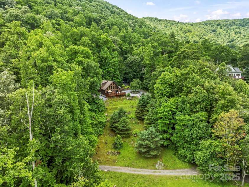 44 Black Bear Lane, Whittier, NC 28789.  MLS# CAR4272614, YatesRealty ID 24415. 