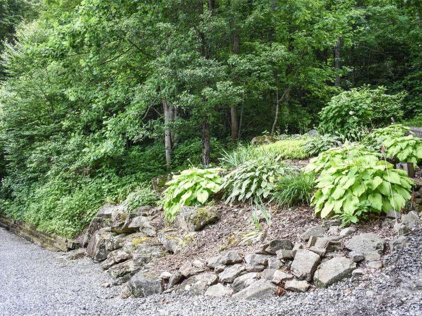 44 Black Bear Lane, Whittier, NC 28789.  MLS# CAR4272614, YatesRealty ID 24415. 