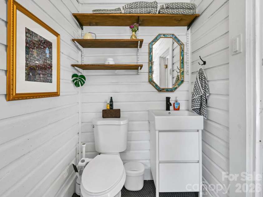 24 Chatham Road, Asheville, NC 28804.  MLS# CAR4383926, YatesRealty ID 24416. Extra Shelving