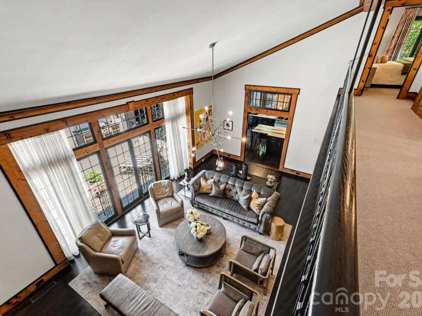 1516 Queens Road, Charlotte, NC 28207.  MLS# CAR4374609, YatesRealty ID 24418. 