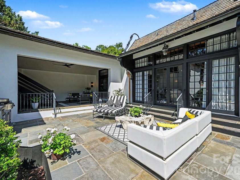 1516 Queens Road, Charlotte, NC 28207.  MLS# CAR4374609, YatesRealty ID 24418. Backyard patio with grill