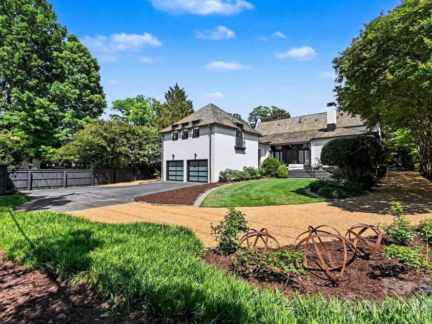 1516 Queens Road, Charlotte, NC 28207.  MLS# CAR4374609, YatesRealty ID 24418. Backyard view