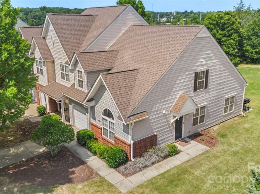 825 Rock Lake Glen, Fort Mill, SC 29715.  MLS# CAR4274100, YatesRealty ID 24418. 