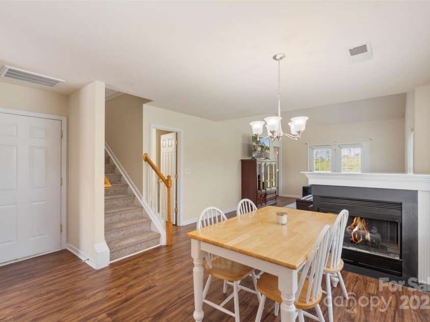 825 Rock Lake Glen, Fort Mill, SC 29715.  MLS# CAR4274100, YatesRealty ID 24418. 