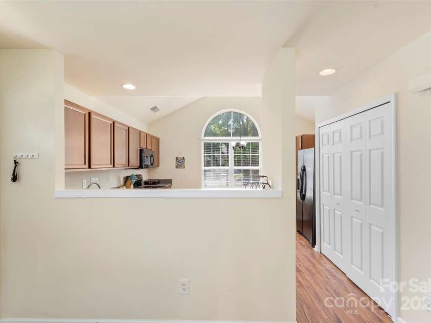 825 Rock Lake Glen, Fort Mill, SC 29715.  MLS# CAR4274100, YatesRealty ID 24418. 